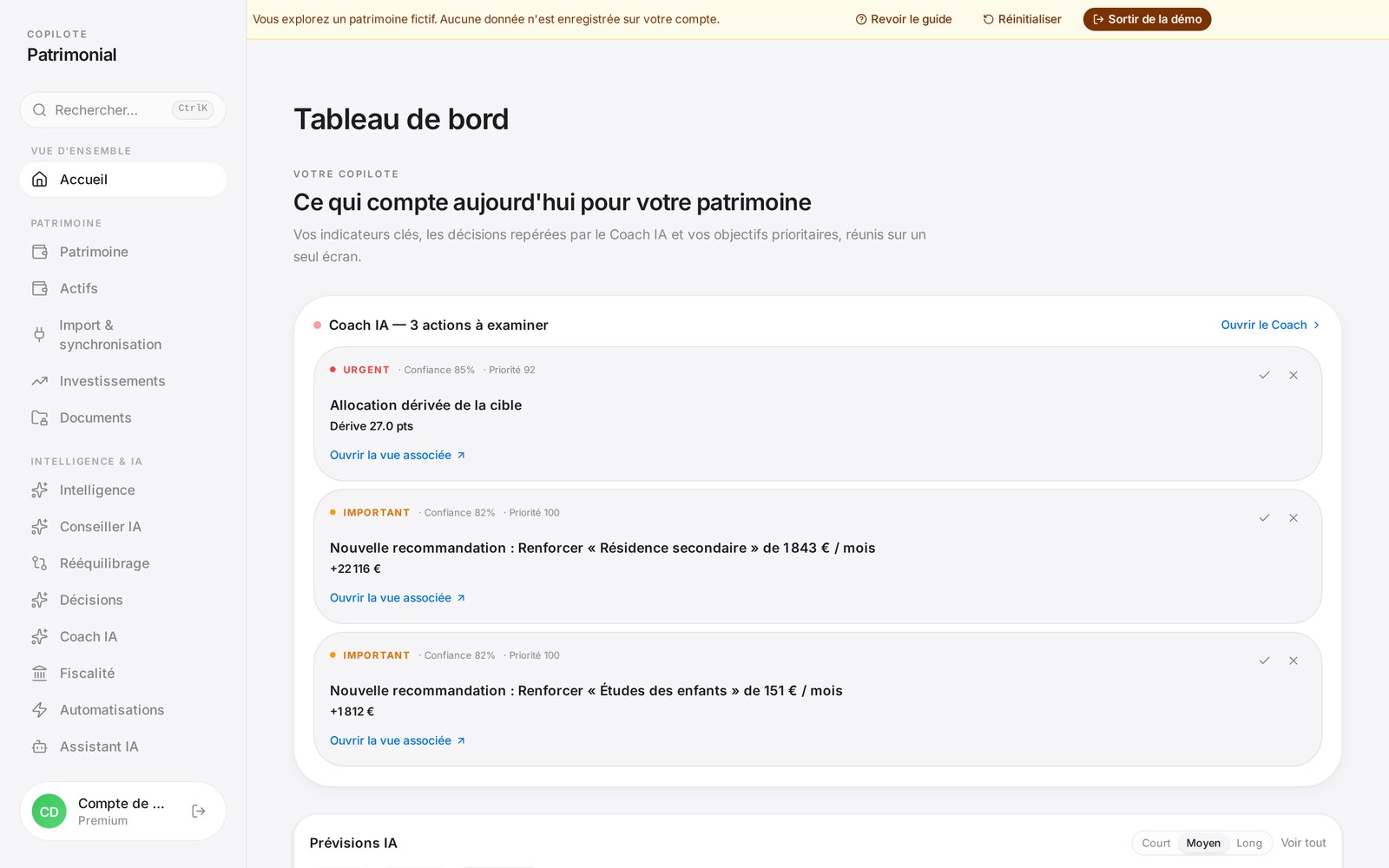 Tableau de bord de Copilote Patrimonial : actions prioritaires détectées par le Coach IA, avec niveau de confiance et impact estimé.
